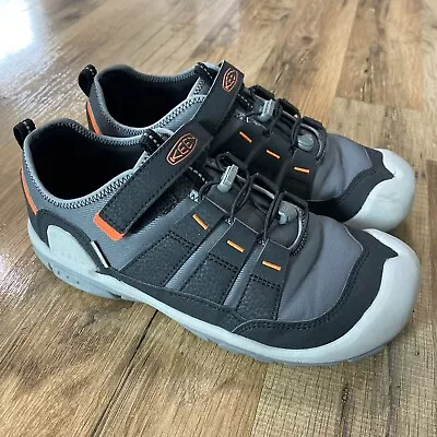 Keen 1025881 Size 7 Sneaker Shoe Great Shape  • $12