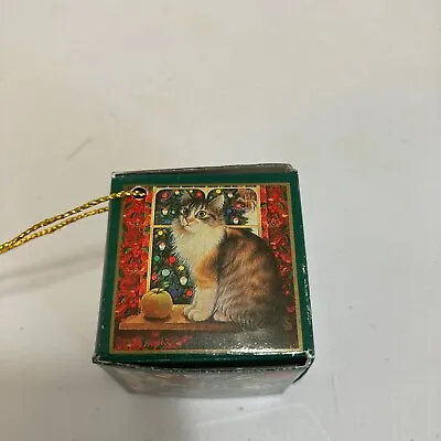 Christmas Lesley Anne Ivory 1990 Enesco Cat Ornament Vintage • $9.98