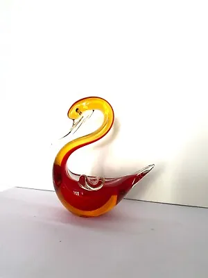 £10.99 • Buy Amberina Style Art Glass Swan 15cm Tall And 12.5 Cm Long Vintage