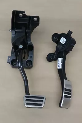 2015-2017 Ford Mustang GT Pedal Assembly AUTOMATIC GAS BRAKE OEM • $124.99