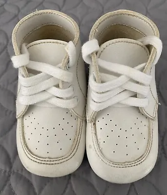 Vintage White Kid Leather Baby Pair Of Shoes • $4.99