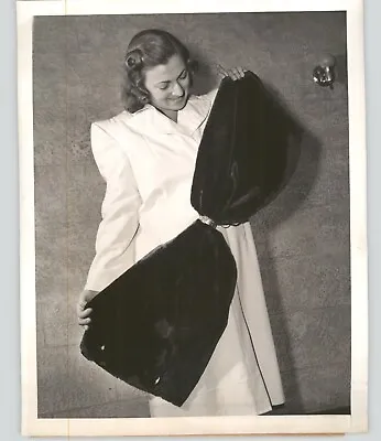 FASHION MODEL Shows Off Seal Skin Pelt VELVET Vintage 1940s Press Photo • $35