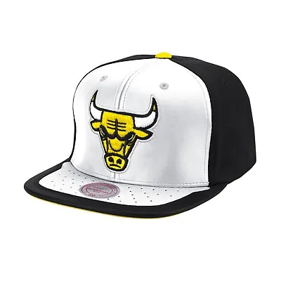 Mitchell & Ness NBA Day One Snapback Bulls White / Yellow *NEW* • $25.99