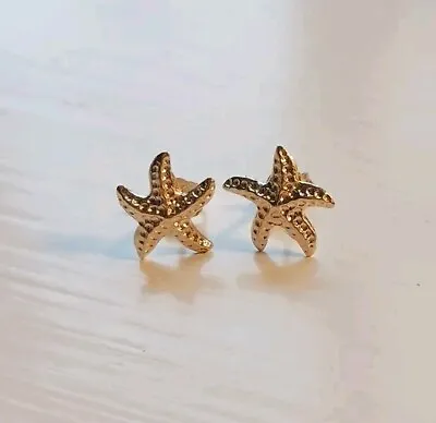 Adorable 14K Yellow Gold Starfish Earrings • $49