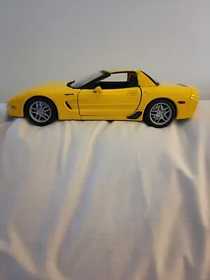 Diecast 1/18 Maisto 2001 Corvette Yellow • $16.90