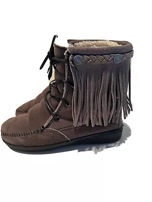 Women's MINNETONKA Gray Suede Moccasin Tramper Boots Size 6 CUTE Ships Free 23 • $42.99