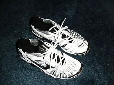Mizuno Running Shoes Women 8.5W White Gray Silver Wave Tornado 8 Dynamotion Fit • $39