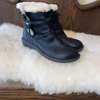 UGG Caspia Shearling Leather Boots  Black Lace Up Fur Women’s Size 7 SN 1932 • $38.24