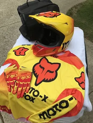 $400 • Buy Fox Racing MX Motocross V3 Helmet (Inclues Jersey & Gloves)