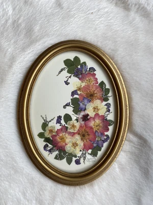 £4.99 • Buy Joanna Sheen St Michael- Oval Pressed Flower Picture