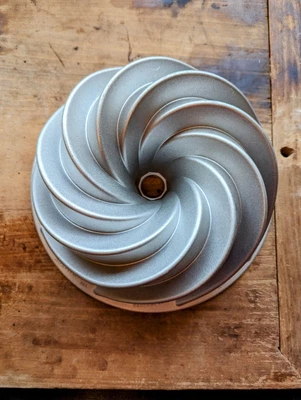 $29.99 • Buy NORDIC WARE HERITAGE BUNDT Cake Pan 10 CUP USA Excellent Heavy Metal