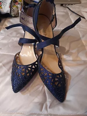 Ladys Shoes Size 4 Navy • £12.50