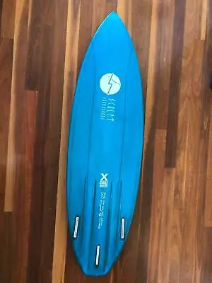 Hand-Shaped Epoxy Sculpt 5'10 27.7ltrs With Channels And Futures Fins • $200