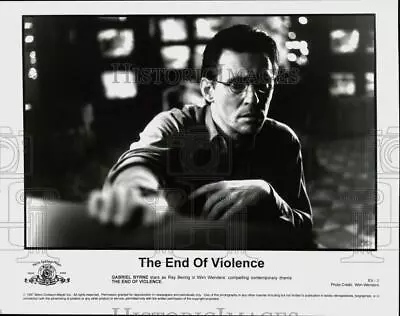 1997 Press Photo Actor Gabriel Byrne In  The End Of Violence  Movie - Lrp79004 • $17.99