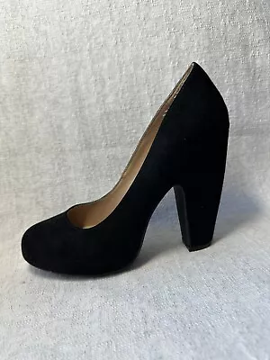 ME TOO Womens LESHA Dynamite Blk Faux Suede Platform Pumps Sz 9M Pre-owned • $24.95