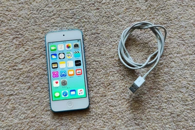 £53 • Buy Apple IPod Touch A1421 (5th Generation) 16GB 