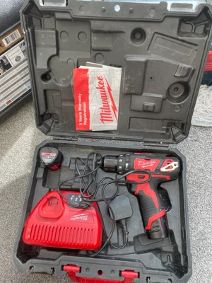 £99.99 • Buy Milwaukee M12 BPD Set