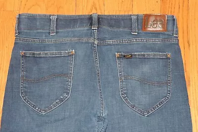L@@K! Lee Extreme Motion MVP Medium Wash Denim Mens Blue Jeans COMFY! 38x30 • $15