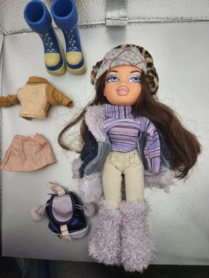 $19.99 • Buy Bratz Doll Dana Wintertime Wonderland Accessories Missing One Arm AS IS