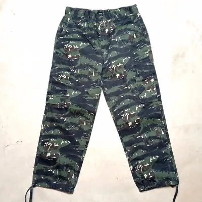 Vintage Camouflage Y2k Cargo Baggy Loose Fit Wide Leg Street Pants - Size 38x32 • $29.95