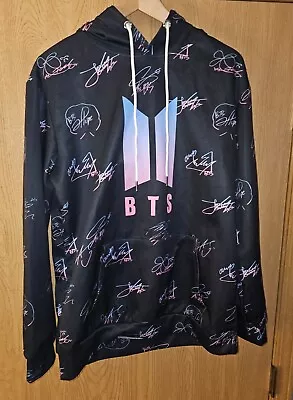 BTS K-pop Signatures World Tour Love Yourself Pullover Hoodie SZ L  EUC  B1 • $17.19