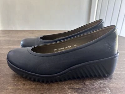 £26 • Buy Fly London Navy Shoes Size 6 (39)
