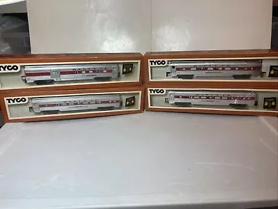 HO Tyco 4 Santa Fe Passenger Cars 1 Tavern 2 Coach Cars 1 Observation Car NIB • $98