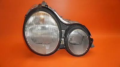 Mercedes Benz E320 Headlight Right Passenger 1996 1997 1998 1999 Halogen W210 • $157.52