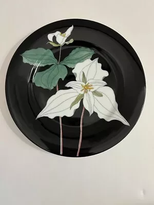 Blok Spal Plate Wildflowers White Trillium By Mary Lou Goertzen 8” • $15.99