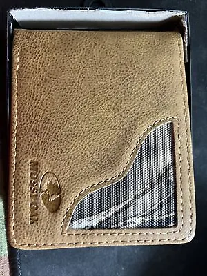MOSSY OAK MEN'S Bi FOLD LEATHER AND CAMO BROWN WALLET Great Gift • $15.99