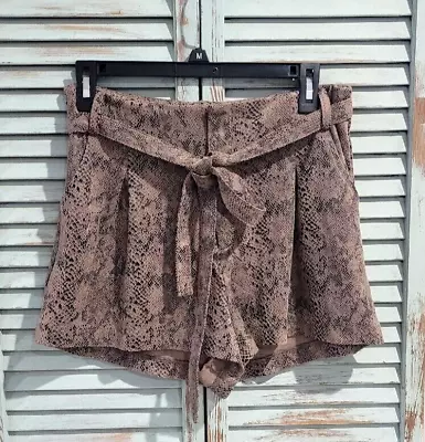 ELLE RAE BELTED SHORTS Womens Size Medium  On The Right Path  Snakeskin NWT • $14.99