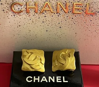 CHANEL Gold Plated CC Logos Vintage Clip Earrings Rise-on Chanel Earrings 95A • $399