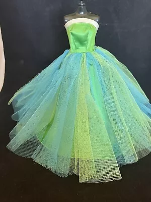 Vintage Barbie 951 Sr. Prom Gown • $20