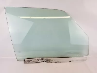 Mercedes Benz Pass Front Right Window Glass Sekurit 81-91 W126 420SEL 560SEL SE • $134.99