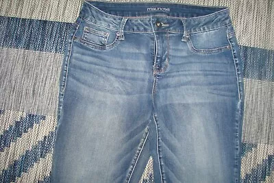 Maurices Women's Jeans Low Rise  Size 9/10 Stretch Boot Cut Distressed • $9.95