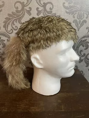 READ Coonskin Cap Hat Raccoon Tail Brown Coon Skin Daniel Boone Davey Crockett M • $6.80