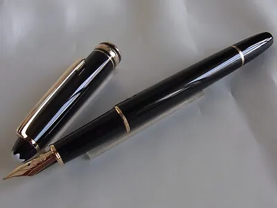 $239.99 • Buy Montblanc Meisterstuck Classique 144 Fountain Pen Black GT 14K F Nib W.-Germany