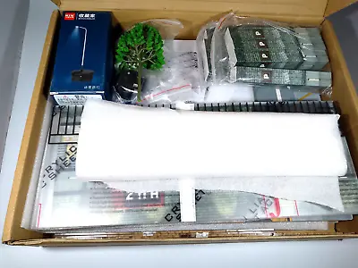 Kivcmds 1:18 Scale 3-Tiers Model Car Display Case With Parking Lot Scene For • £124.99