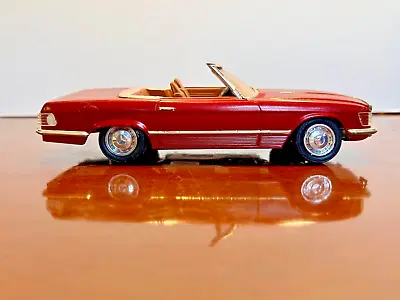 1970s Mercedes 450SL Sportscar Built Model Car 1:24 (Unknown Maker) • $37.50