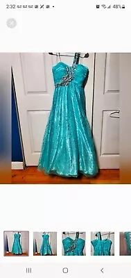 Masquerade Prom Dress Size 7 Color Turquoise • $60