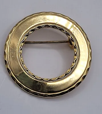 Vtg Circle Wreath Gold Tone Wheel Brooch In The Style Of Monet Or Napier • $5.90