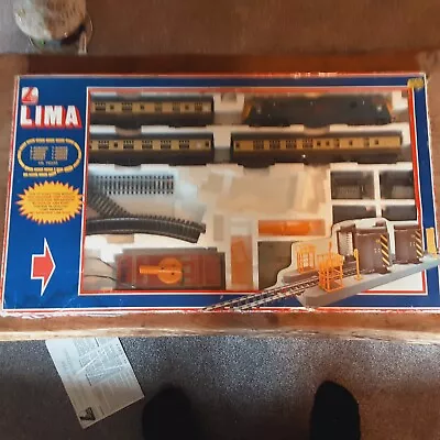 Lima 00 Western Region Intercity Train Set With Carriage Wash • £10.50