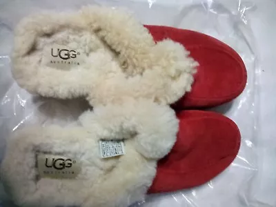 Women's Ugg Kassi Clogs Red  Shearling Lined Size 6 • $19.99