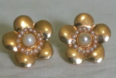 Vintage 80s Daisy Earrings Clip Gold Colour And Pearl 2 Cm Diam • £7