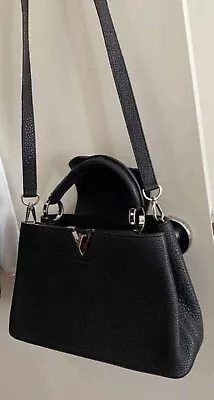 $800 • Buy LOUIS VUITTON Capucines Size PM Taurillon Leather Noir M10126