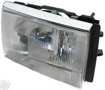 VOLVO 240 HEAD LIGHT LAMP Headlight  Assembly RIGHT PASSENGERS SIDE  1372107  • $99.95