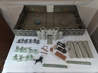 1968 Marx Carry All Action Fighting Knights Playset Castle & Figures Accessories • $49.99