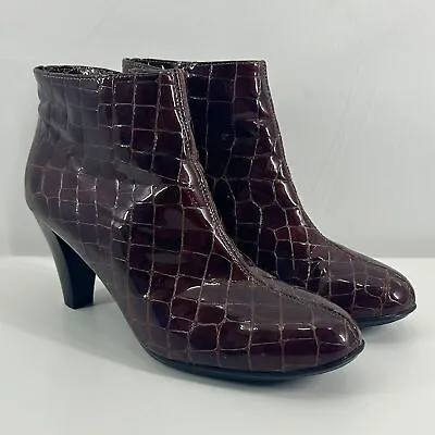 La Canadienne Burgundy Crocodile Leather Heeled Ankle Booties Waterproof 8.5 • $75