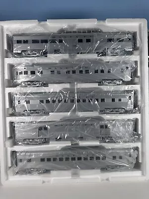 MTH 20-80006G Dealer Appreciation Santa Fe 70' Streamlined 5-Car Passenger Set • $475.77