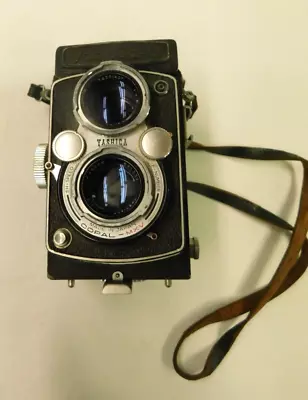 Vintage Yashica D - 6x6 Tlr Camera W Yashicor 80mm F/3.5 Lens • $79.99